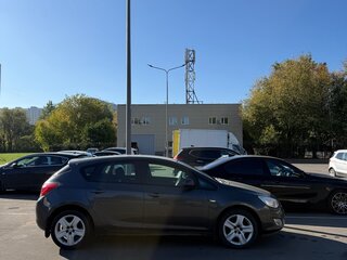 2011 Opel Astra J, серый, 650000 рублей, вид 2
