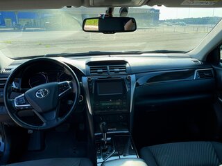 2015 Toyota Camry VII (XV50) Рестайлинг, чёрный, 1820000 рублей, вид 5