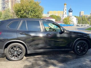 2020 BMW X5 25d IV (G05/G18), чёрный, 4800000 рублей, вид 2