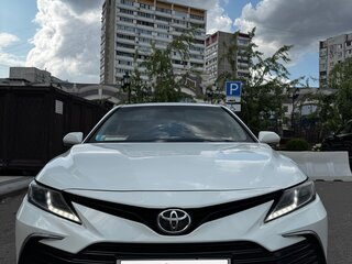 2021 Toyota Camry VIII (XV70) Рестайлинг, белый, 2250000 рублей, вид 2