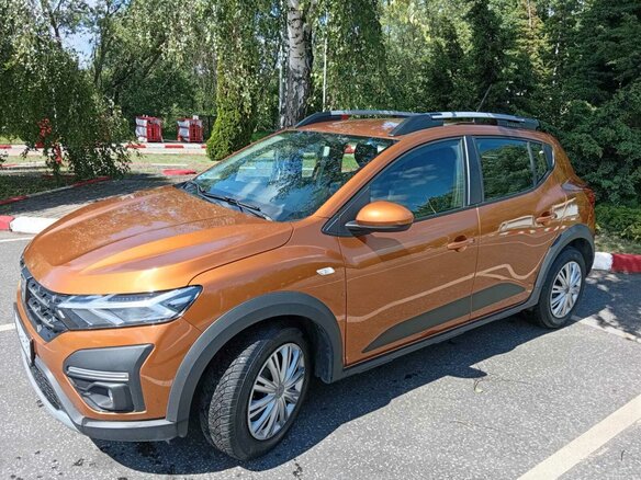 2022 Dacia Sandero Stepway III Рестайлинг, коричневый, 1323000 рублей - вид 10