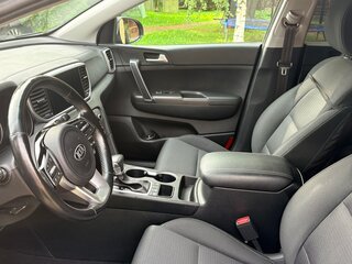 2020 Kia Sportage IV Рестайлинг, чёрный, 1950000 рублей, вид 3