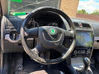 2013 Skoda Octavia II (A5) Рестайлинг, чёрный, 720000 рублей, вид 5