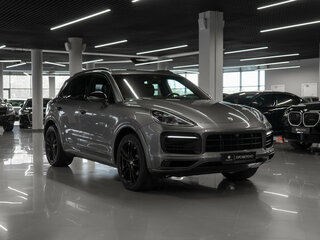 2018 Porsche Cayenne III, серый, 5470000 рублей, вид 2