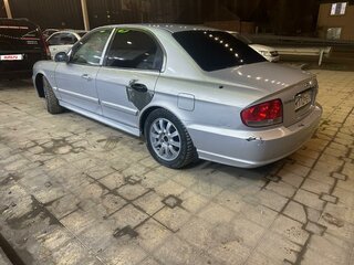 2009 Hyundai Sonata ТагАЗ IV (EF) Рестайлинг, серебристый, 450000 рублей, вид 4