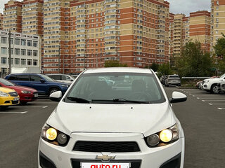 2012 Chevrolet Aveo II, белый, 400000 рублей, вид 2