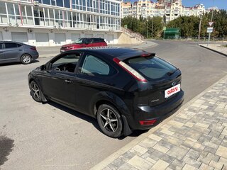 2010 Ford Focus II Рестайлинг, чёрный, 730000 рублей, вид 3