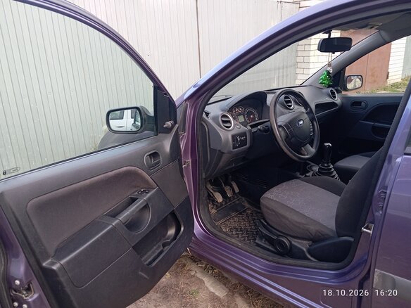 2008 Ford Fiesta Mk5, фиолетовый, 320000 рублей - вид 4