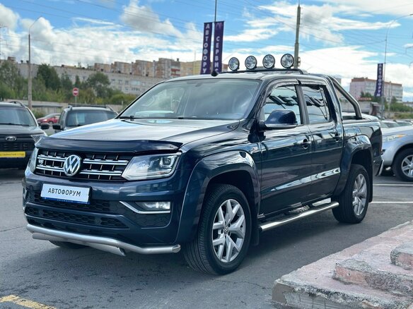 2017 Volkswagen Amarok I Рестайлинг, синий, 3690000 рублей - вид 3