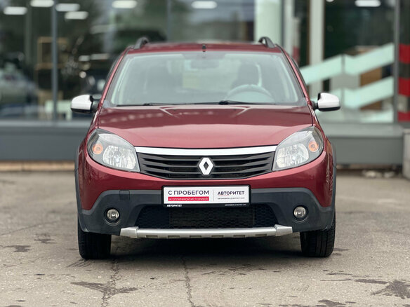 2013 Renault Sandero Stepway I, красный, 739000 рублей - вид 2