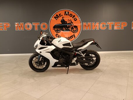 2023 Honda CBR 650R, белый, 925000 рублей, вид 2