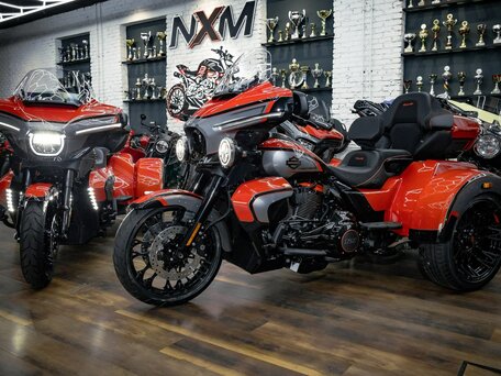 2026 Harley-Davidson CVO Street Glide 3 Limited, оранжевый, 7990000 рублей, вид 4