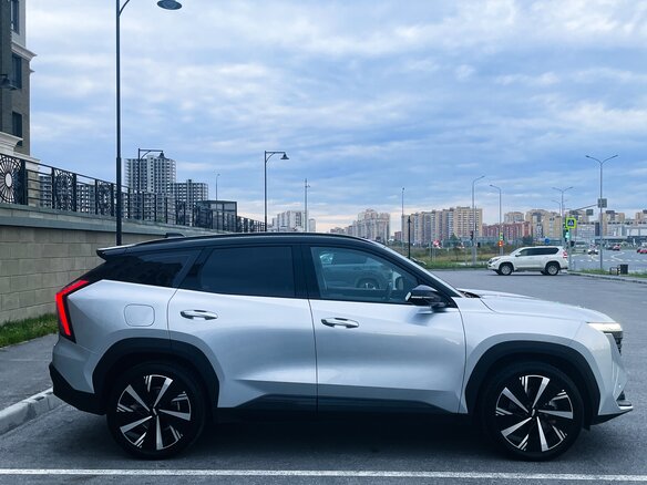 2024 Geely Atlas II, серый, 3100000 рублей - вид 5