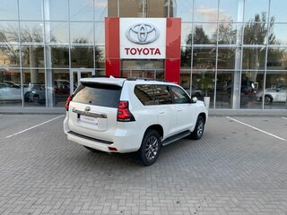 2020 Toyota Land Cruiser Prado 150 Series Рестайлинг 3, белый, 4850000 рублей, вид 5