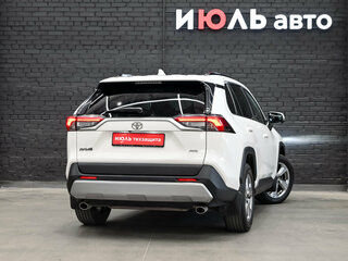 2020 Toyota RAV4 V (XA50), белый, 3440000 рублей, вид 4