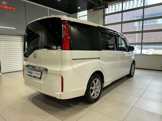 2015 Honda Stepwgn V, белый, 1850000 рублей, вид 4