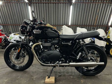 2021 Triumph Bonneville T100, чёрный, 1090000 рублей, вид 4
