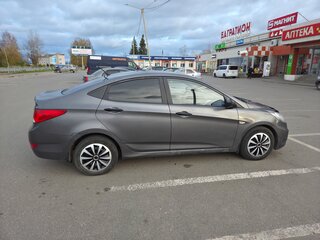 2012 Hyundai Solaris I, серый, 700000 рублей, вид 4
