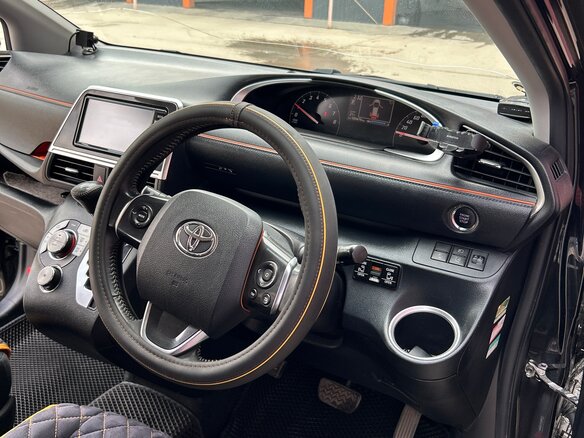 2017 Toyota Sienta II, чёрный, 1300000 рублей - вид 7