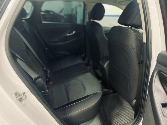 2023 Hyundai i30 III Рестайлинг 2, белый, 1670000 рублей - вид 18
