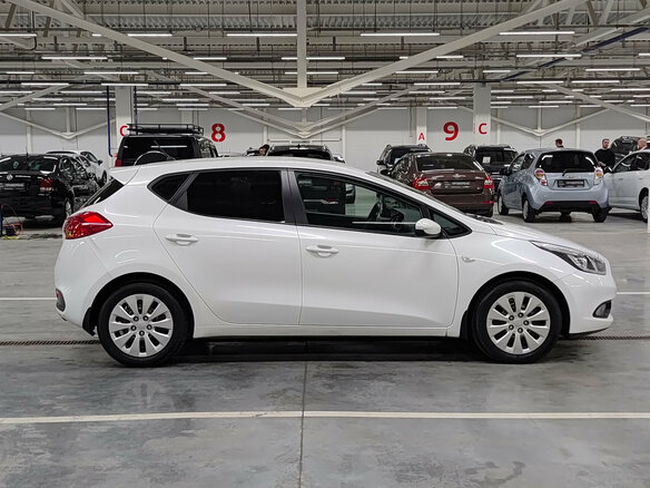 2015 Kia Ceed II, белый - вид 3