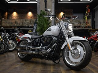 2026 Harley-Davidson Fat Boy, чёрный, 3290000 рублей, вид 3