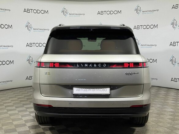 2025 Lynk & Co 900, серебристый - вид 3