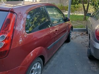 2008 Ford Fiesta Mk5, красный, 319000 рублей, вид 3