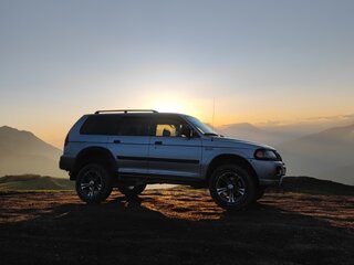 2001 Mitsubishi Montero Sport I, серебристый, 820000 рублей, вид 1