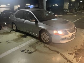 2004 Mitsubishi Lancer Evolution VIII, серебристый, 2700000 рублей, вид 2