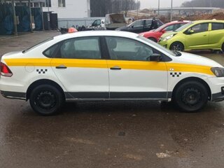 2018 Volkswagen Polo V Рестайлинг, белый, 550000 рублей, вид 4