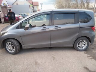 2011 Honda Freed I, серый, 1400000 рублей, вид 2