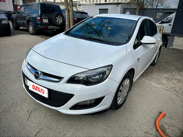 2014 Opel Astra J Рестайлинг, белый, 705000 рублей