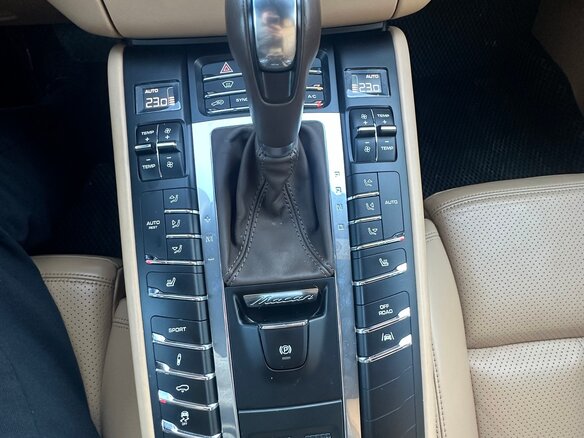 2016 Porsche Macan S Diesel I, чёрный, 3100000 рублей - вид 18