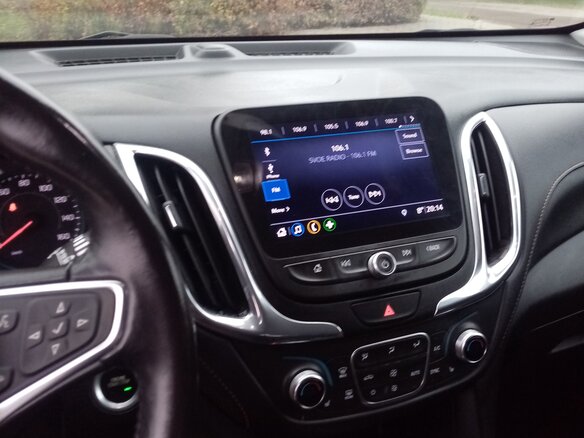 2019 Chevrolet Equinox III, красный, 2000000 рублей - вид 9