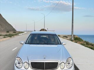 2005 Mercedes-Benz E-Класс 200 III (W211, S211), серебристый, 900000 рублей, вид 4