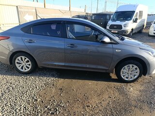 2017 Hyundai Solaris II, серебристый, 1100000 рублей, вид 4