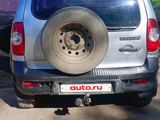 2012 Chevrolet Niva I Рестайлинг, серебристый, 320000 рублей, вид 4