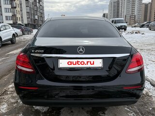 2016 Mercedes-Benz E-Класс 200 V (W213, S213, C238), чёрный, 2600000 рублей, вид 4
