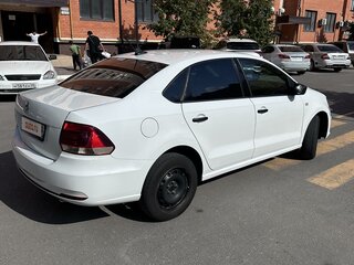 2019 Volkswagen Polo V Рестайлинг, белый, 1150000 рублей, вид 2