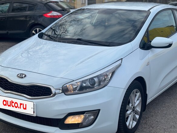 2013 Kia Ceed II, белый - вид 2