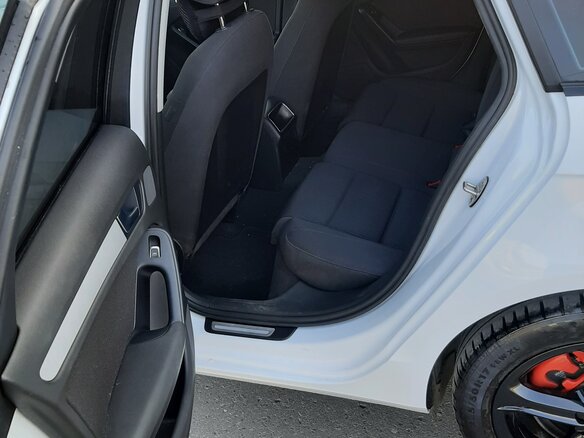2015 Audi A4 IV (B8) Рестайлинг, белый, 1700000 рублей - вид 7