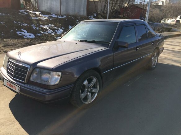 1993 Mercedes-Benz E-Класс 250 I (W124), фиолетовый