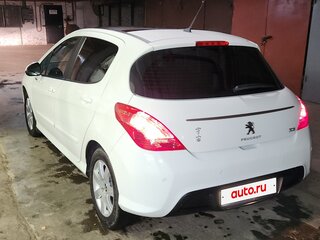 2013 Peugeot 308 I Рестайлинг, белый, 750000 рублей, вид 4