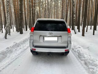 2012 Toyota Land Cruiser Prado 150 Series, серебристый, 3800000 рублей, вид 5