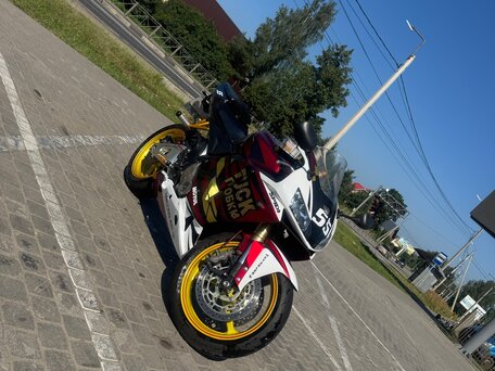 2006 Honda CBR 600RR, серебристый, 450000 рублей, вид 1