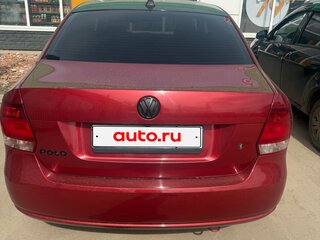 2013 Volkswagen Polo V, красный, 720000 рублей, вид 3