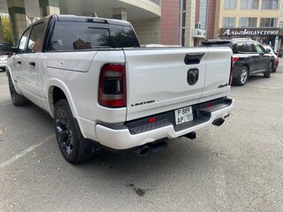 2023 Ram 1500 Quad Cab eTorque V, коричневый, 11300000 рублей, вид 5