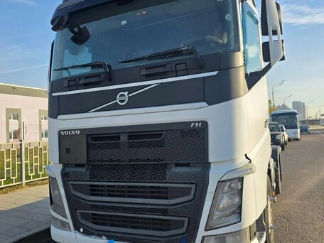 2017 Volvo FH, белый, 8000000 рублей, вид 1
