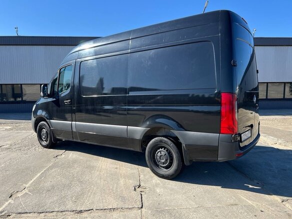 2020 Mercedes-Benz Sprinter, чёрный, 2750000 рублей - вид 1